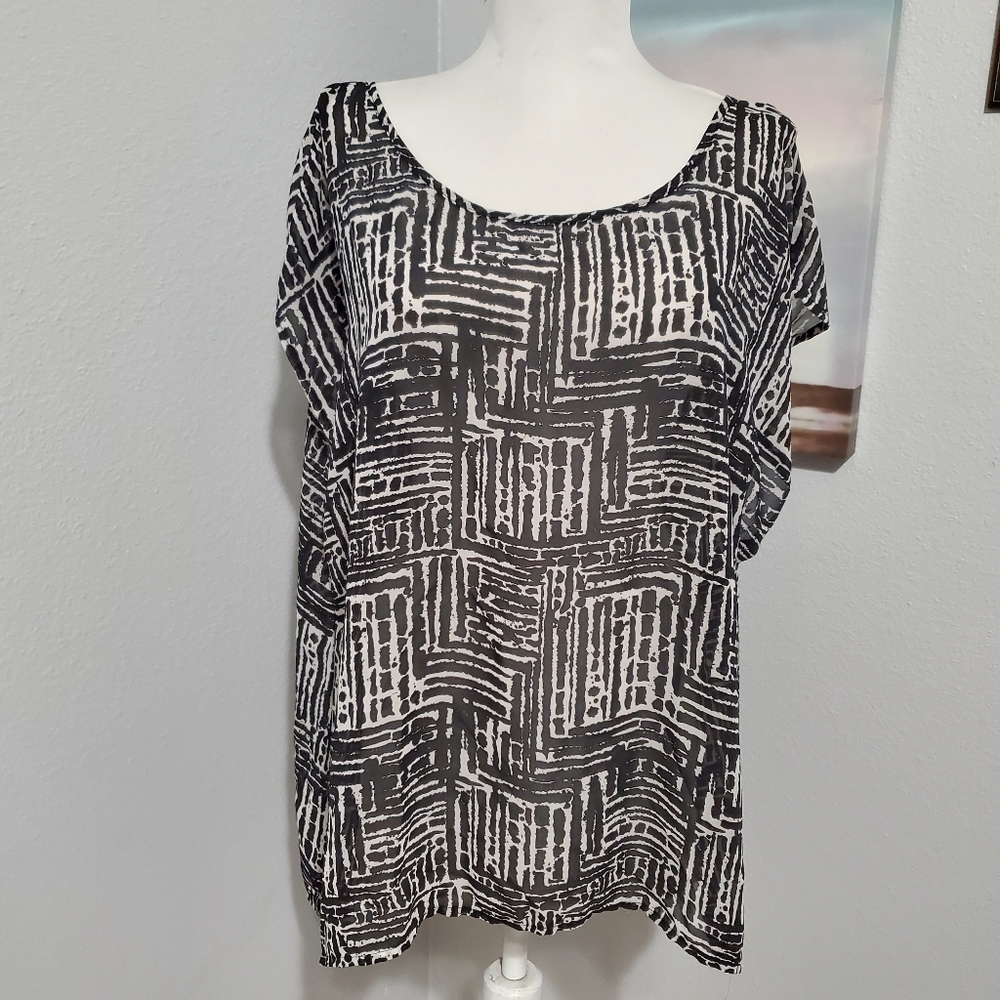 Torrid Abstract Tunic Top Size 1